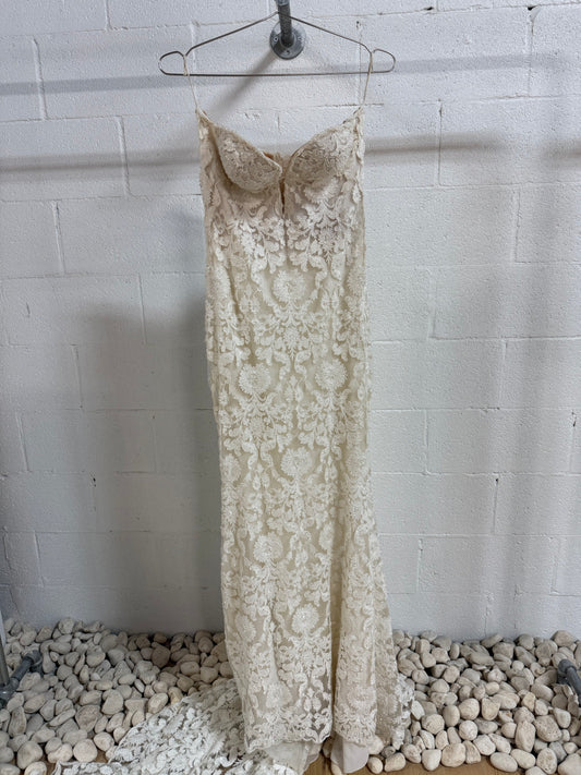 Atelier Pronovias Runis Crystal Tulle V-Neck Mermaid Wedding Gown Ivory