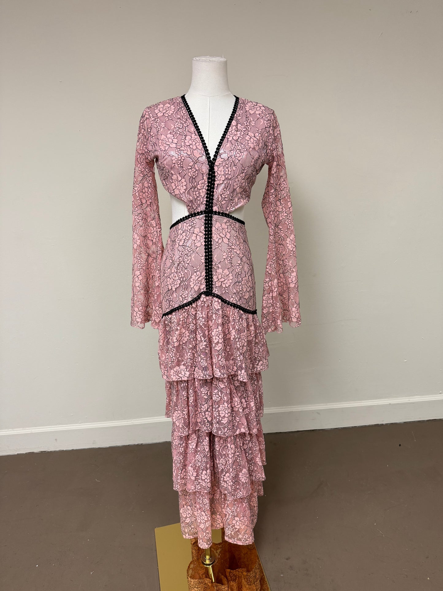 Genavieve The Label Backless Cutout Sheer Sleeves Ruffled Maxi Dress Pink Floral