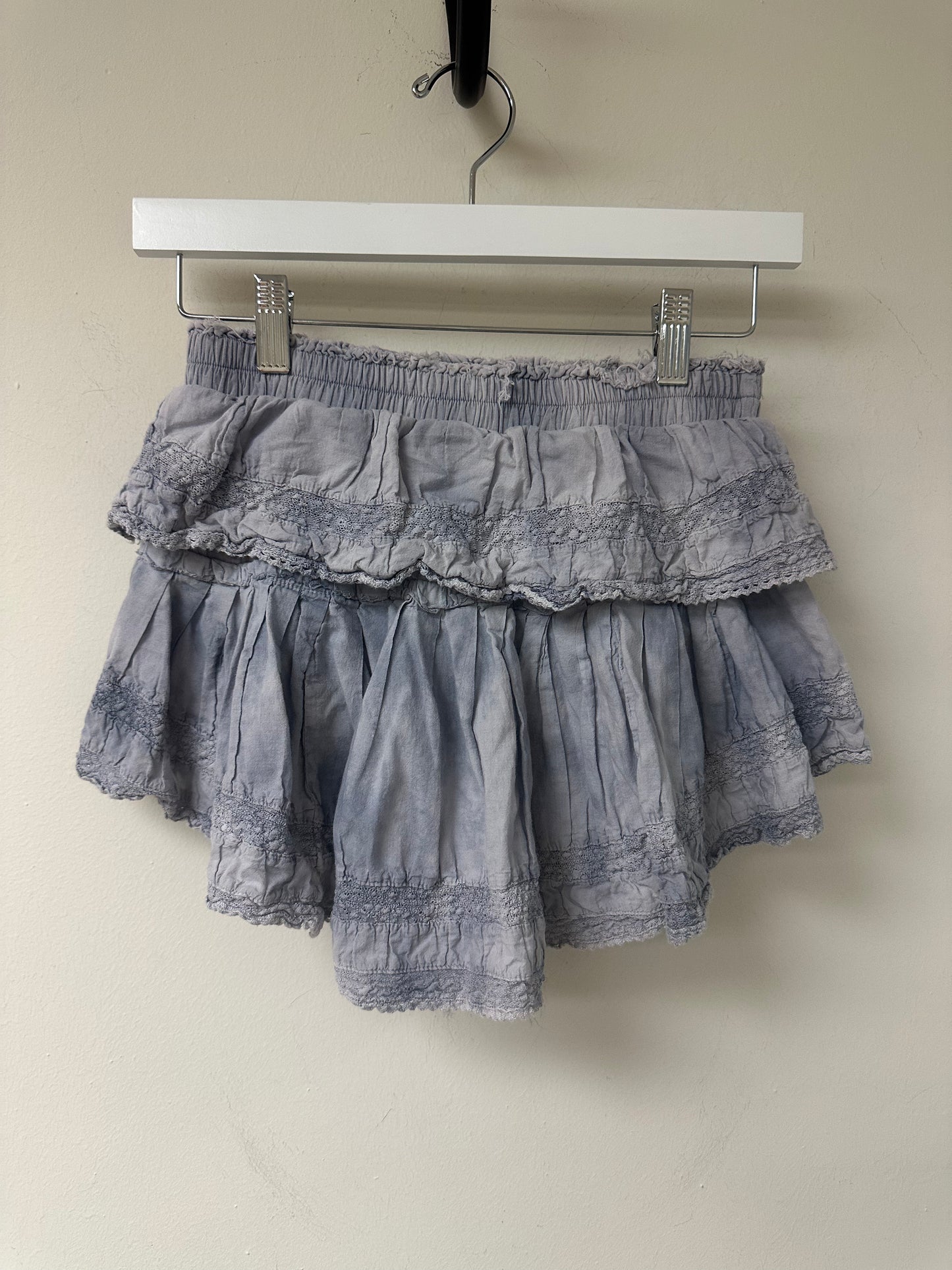 LoveShackFancy Cotton Lace Trim Ruffle Tiered Pleated Mini Skirt Gray Size P