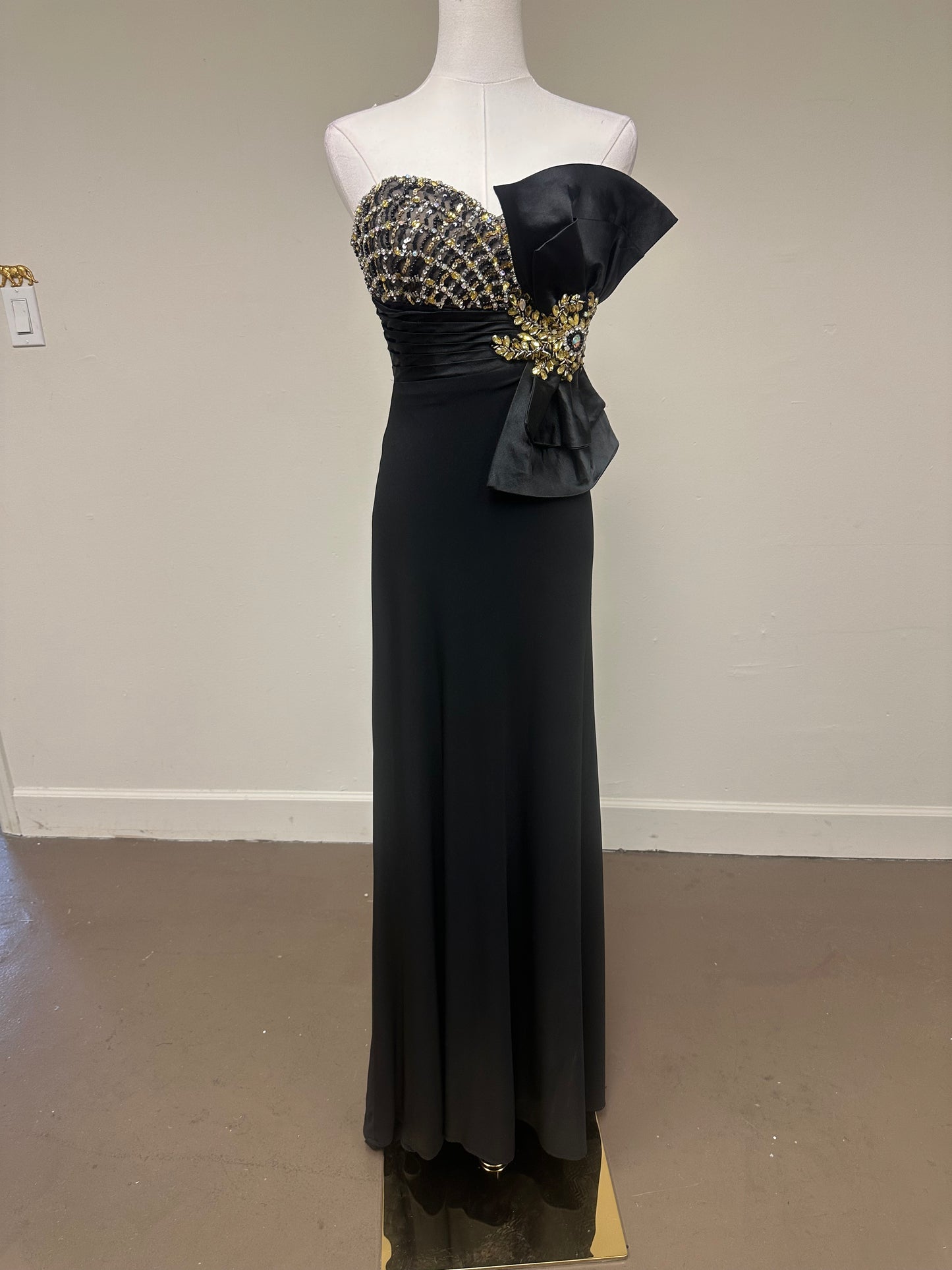 Terani Couture Sequin Beaded Bow Accent Pleated Empire Maxi Evening Dress Size 6