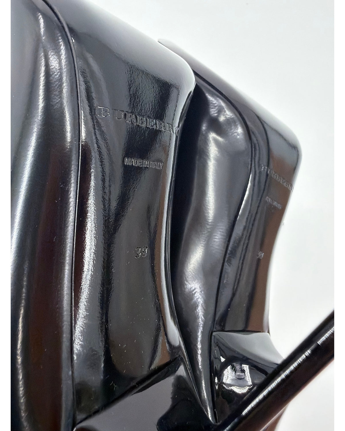 Burberry Glossy Black Leather Pointed Toe D-Ring Buckle Pumps Stiletto Size 39 Italy