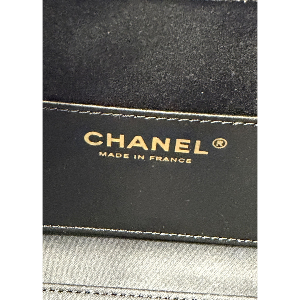 Chanel 25 Mini Black Caviar Gold Hardware Hobo Bag 26B AS5631 New Full Set