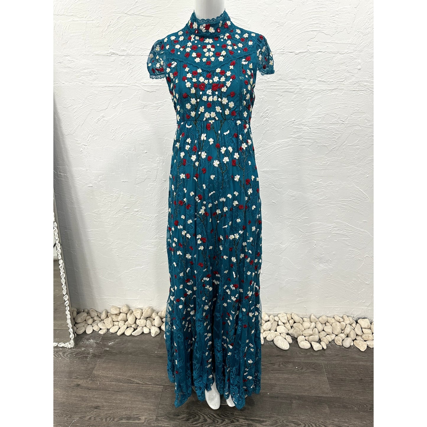 Alice + Olivia Nylon Arwen Embroidered Godet Gown Blue Green Women's Size 4