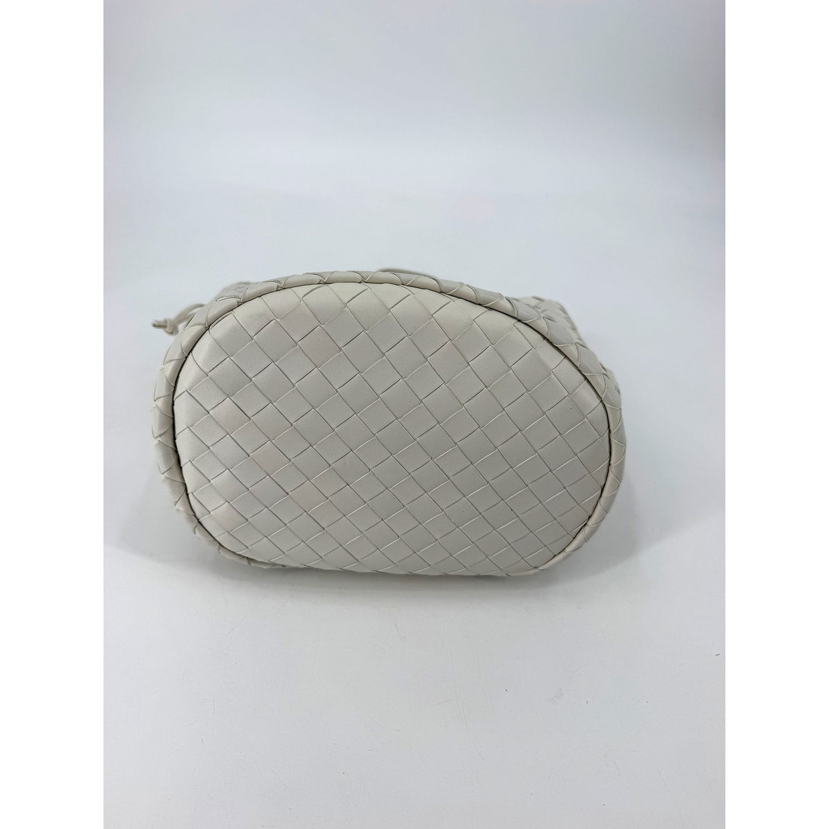 Bottega Veneta Intrecciato Small Bucket Bag White Leather Drawstring Strap
