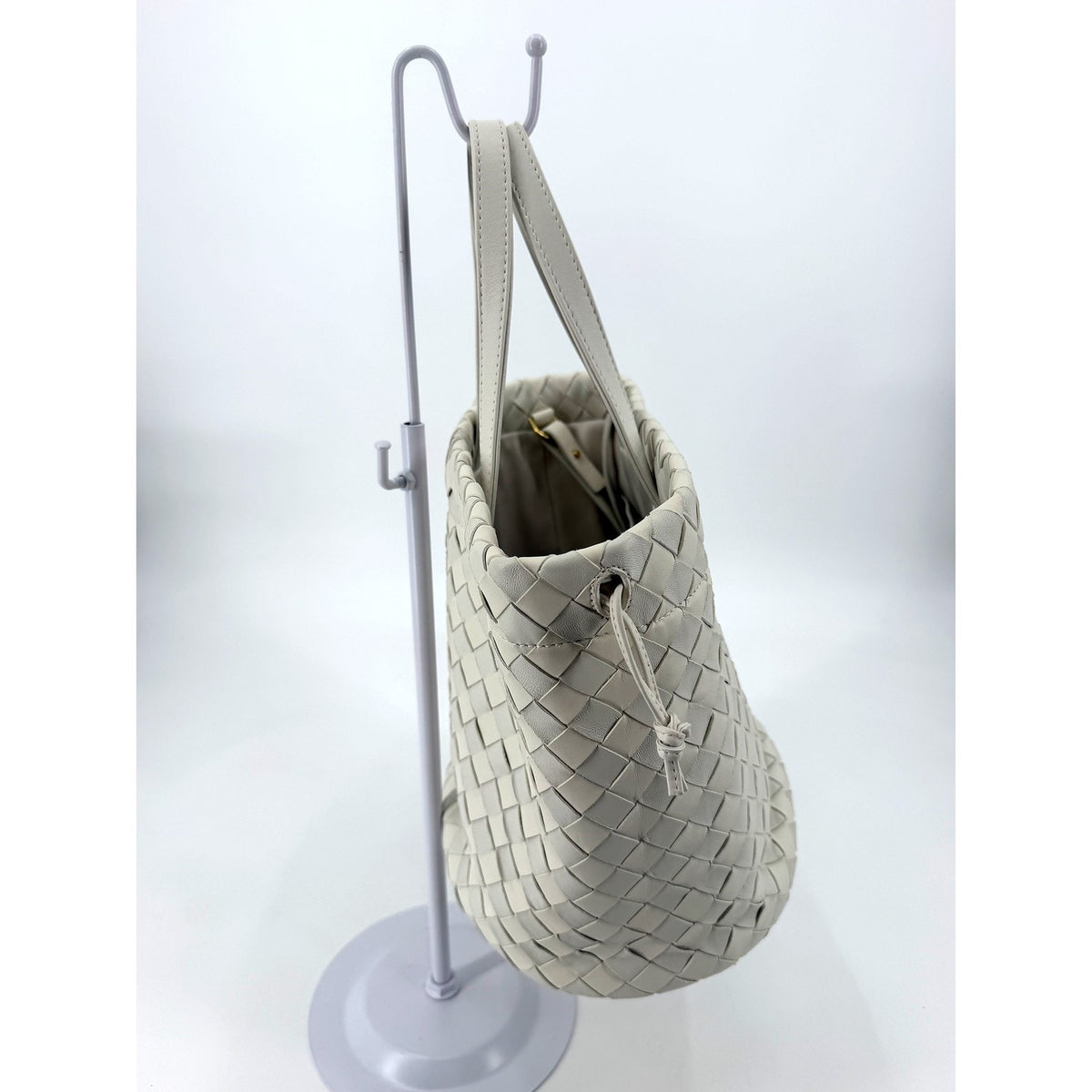 Bottega Veneta Intrecciato Small Bucket Bag White Leather Drawstring Strap