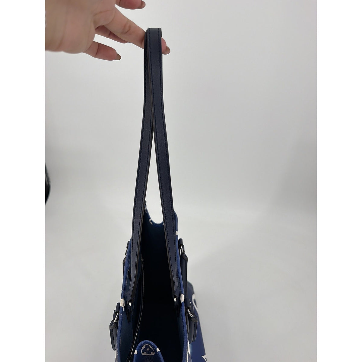 Louis Vuitton Escale OnTheGo GM Blue Tie Dye Giant Monogram Tote Bag M45120