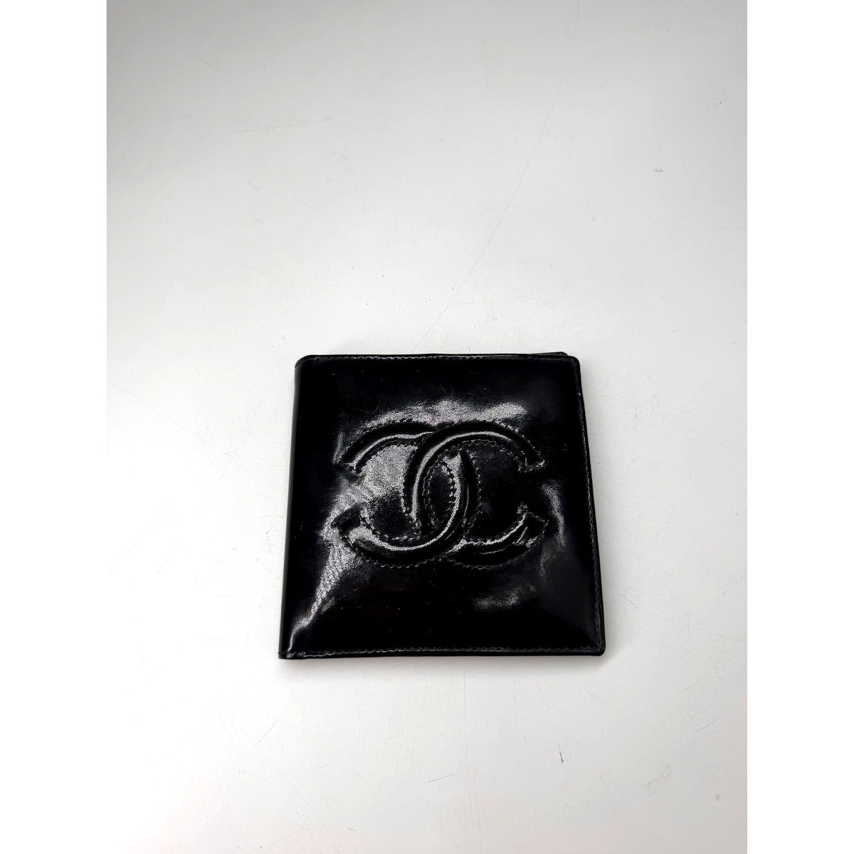 Chanel CC Embossed Patent Leather Compact Wallet Black