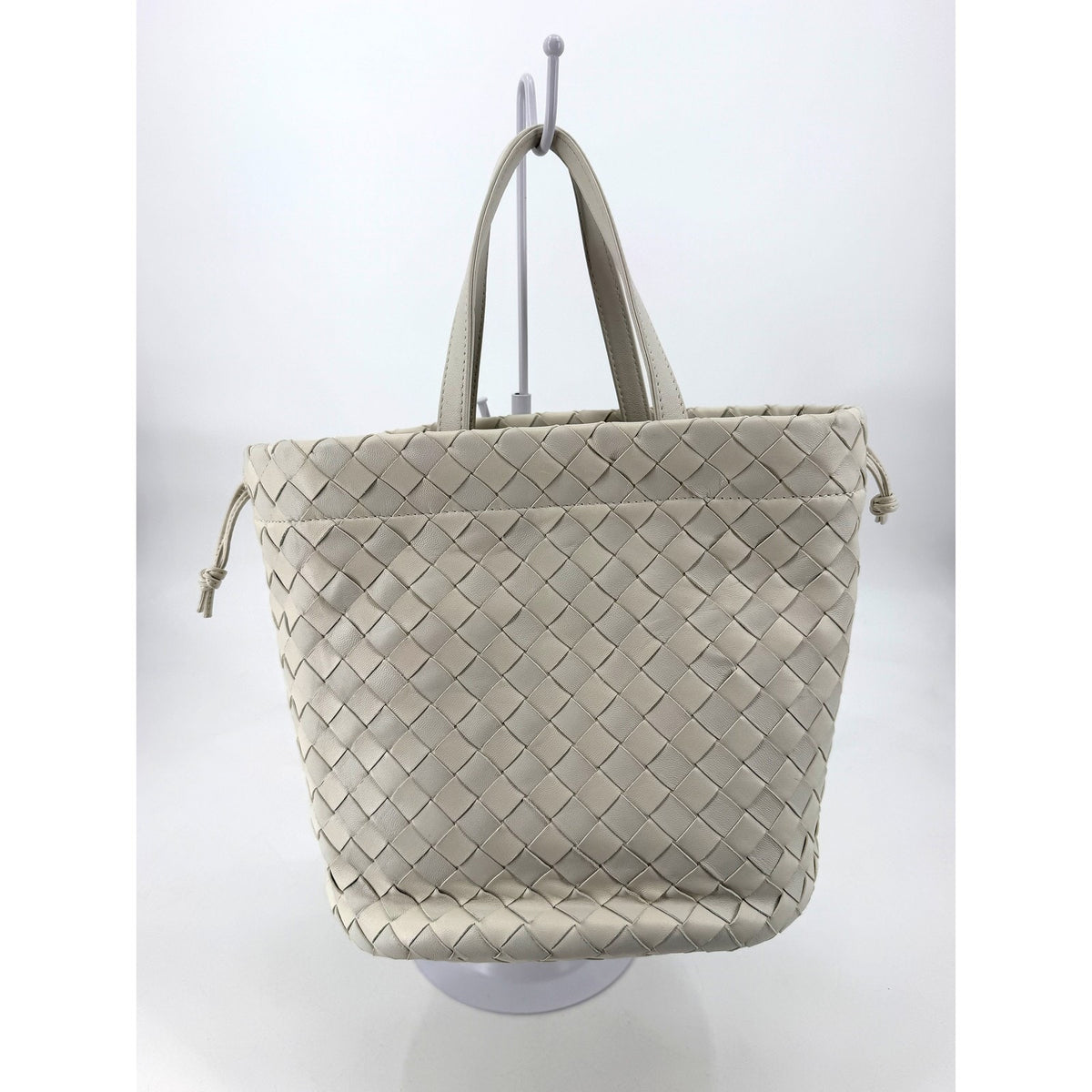 Bottega Veneta Intrecciato Small Bucket Bag White Leather Drawstring Strap