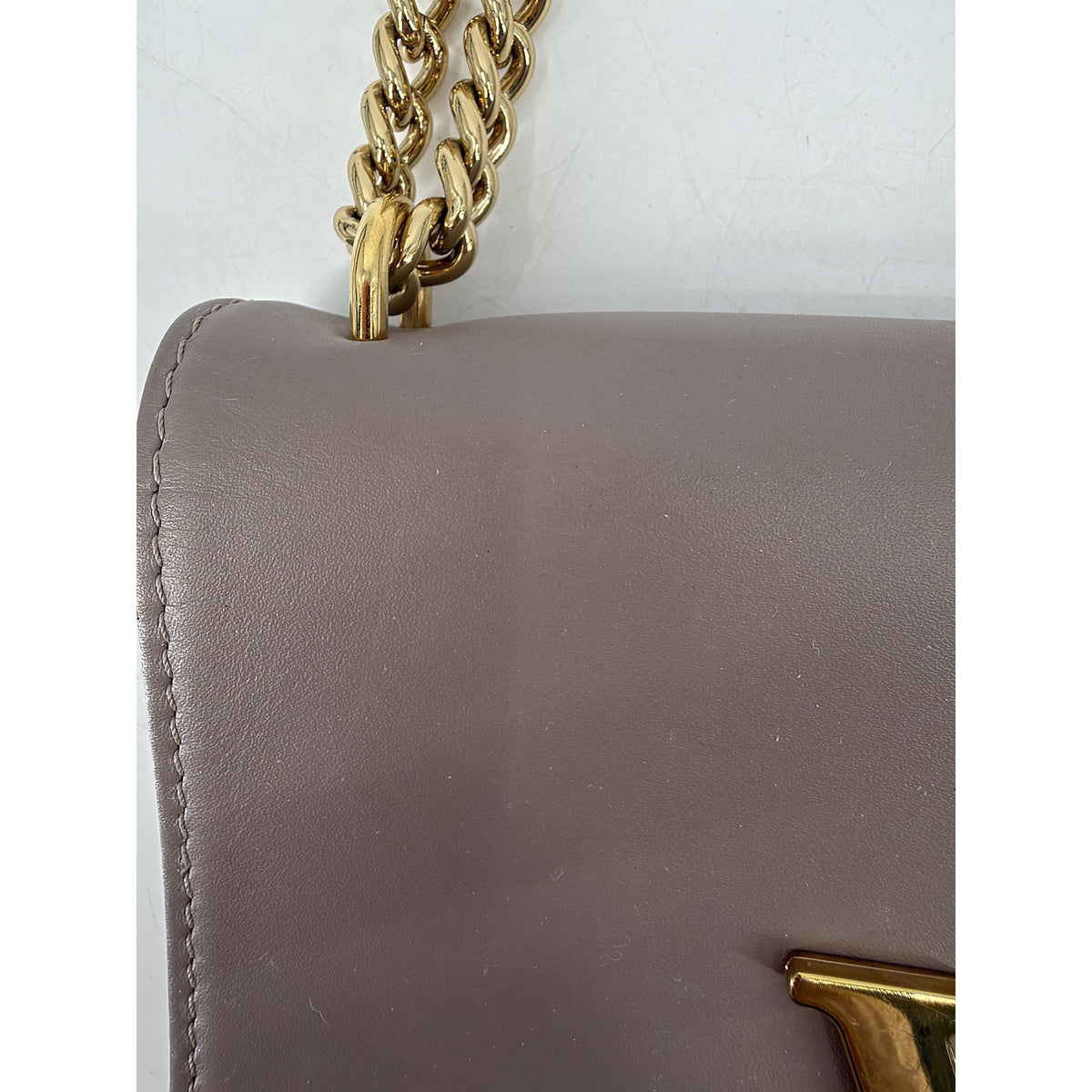 Louis Vuitton Chain Louise MM Taupe Calfskin Gold LV Flap Chain Shoulder Bag