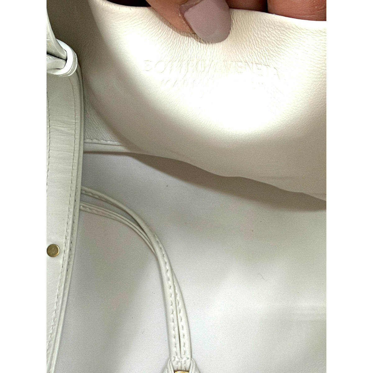 Bottega Veneta Intrecciato Small Bucket Bag White Leather Drawstring Strap