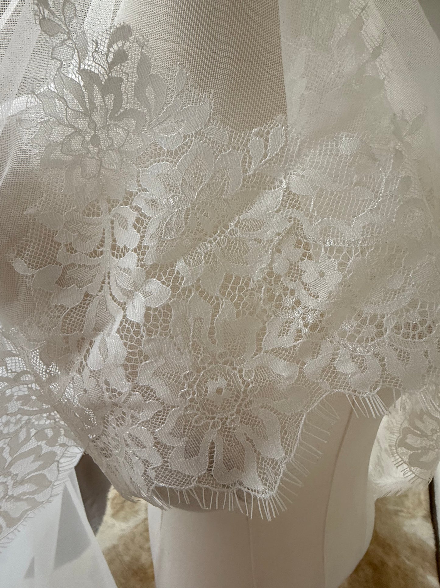 Rosa Clará Dream Lace Sleeveless Bodice Wedding Gown White