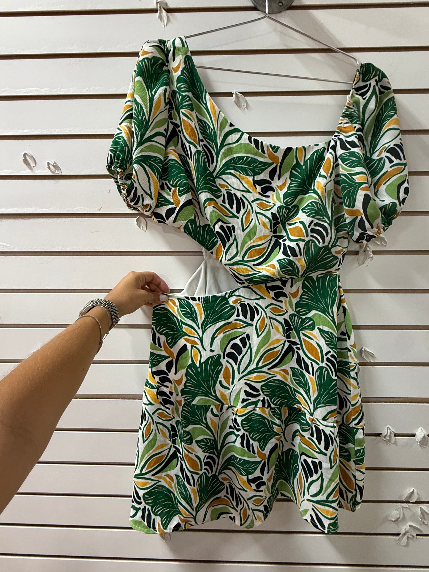 City Studio Juniors' Asymmetrical Side-cutout Mini Dress Green Floral Size 13