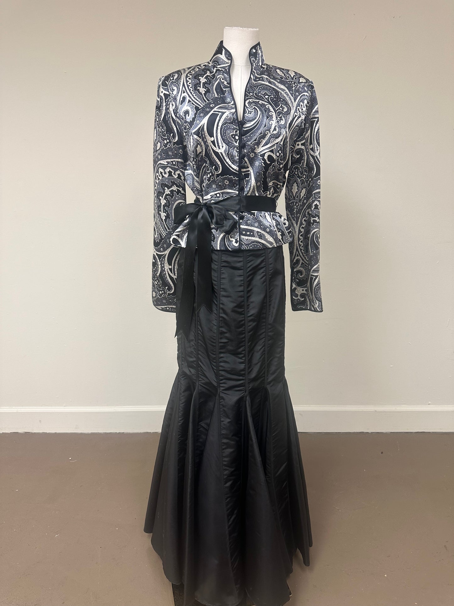 Cache Luxe Women's Luxury Paisley Blazer Black Mermaid Skirt Ribbon Belt Size 10