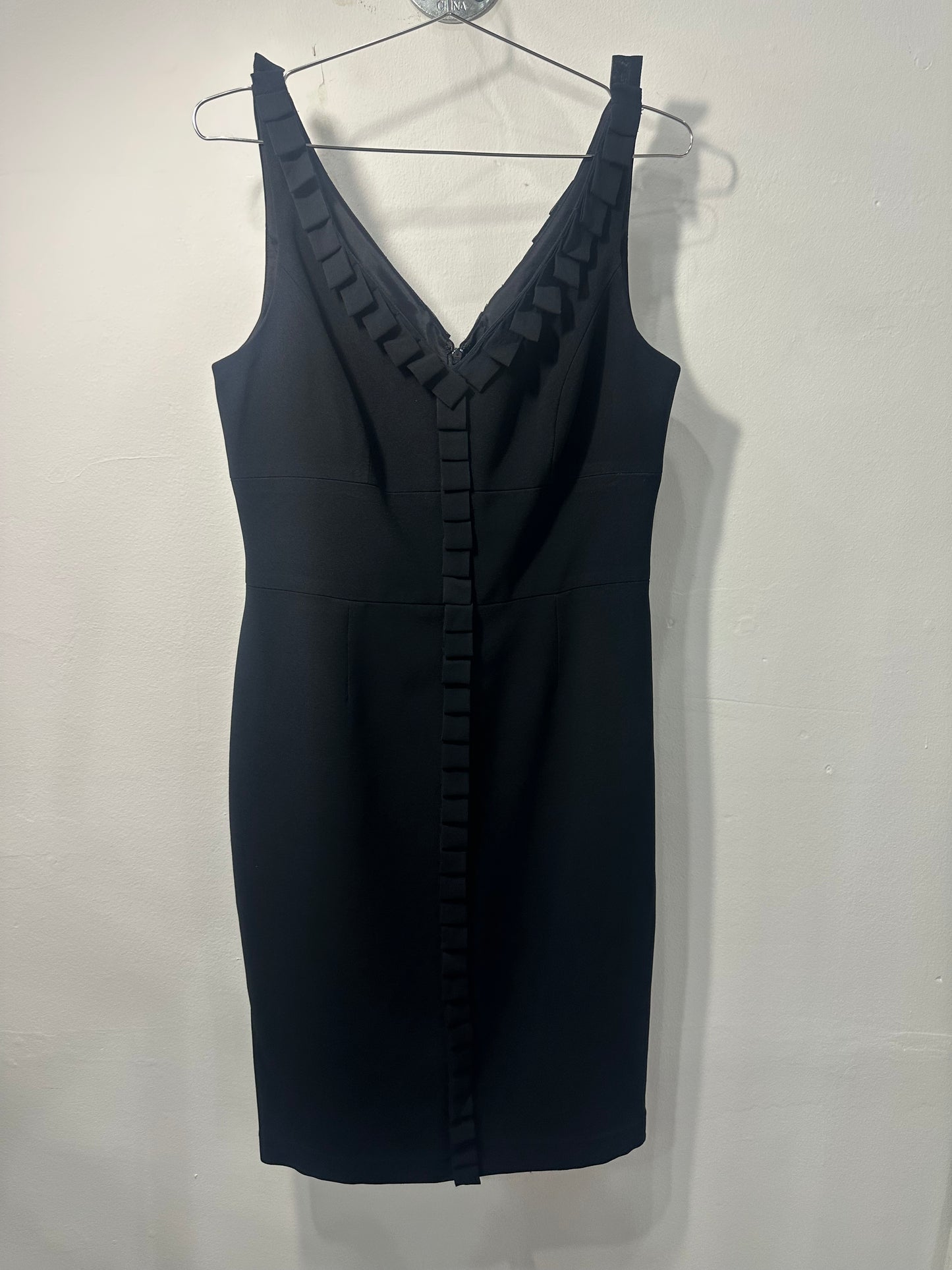 Carmen Marc Valvo Collection Elegant Ruffled V-Neck Black Mini Dress Size 10
