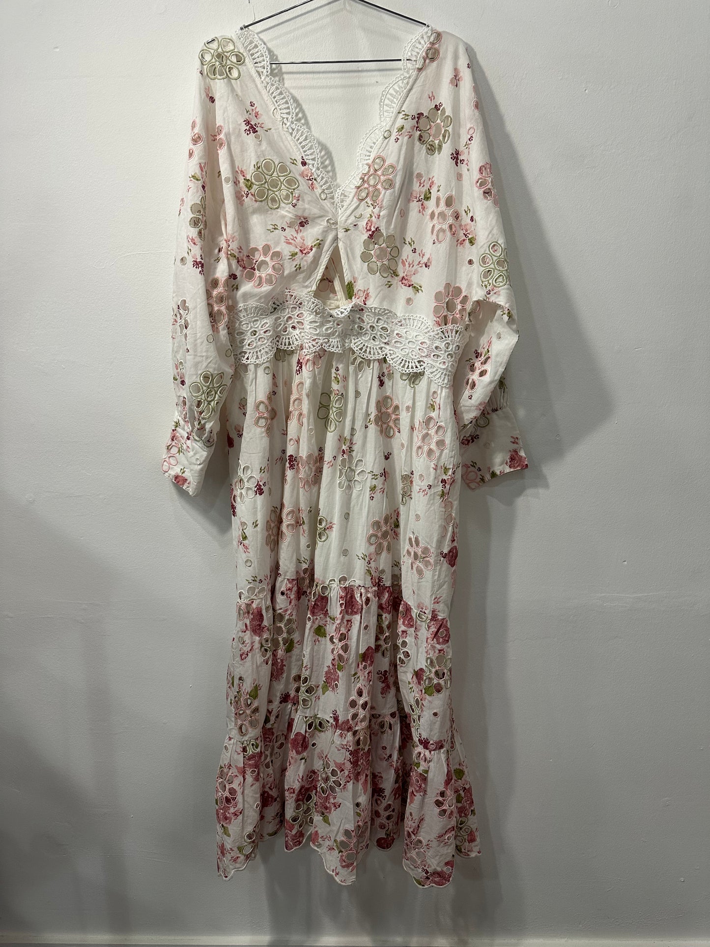 ASOS Edition Curve Eyelet Twist Front Puff Sleeve Floral Midi Dress Size 16