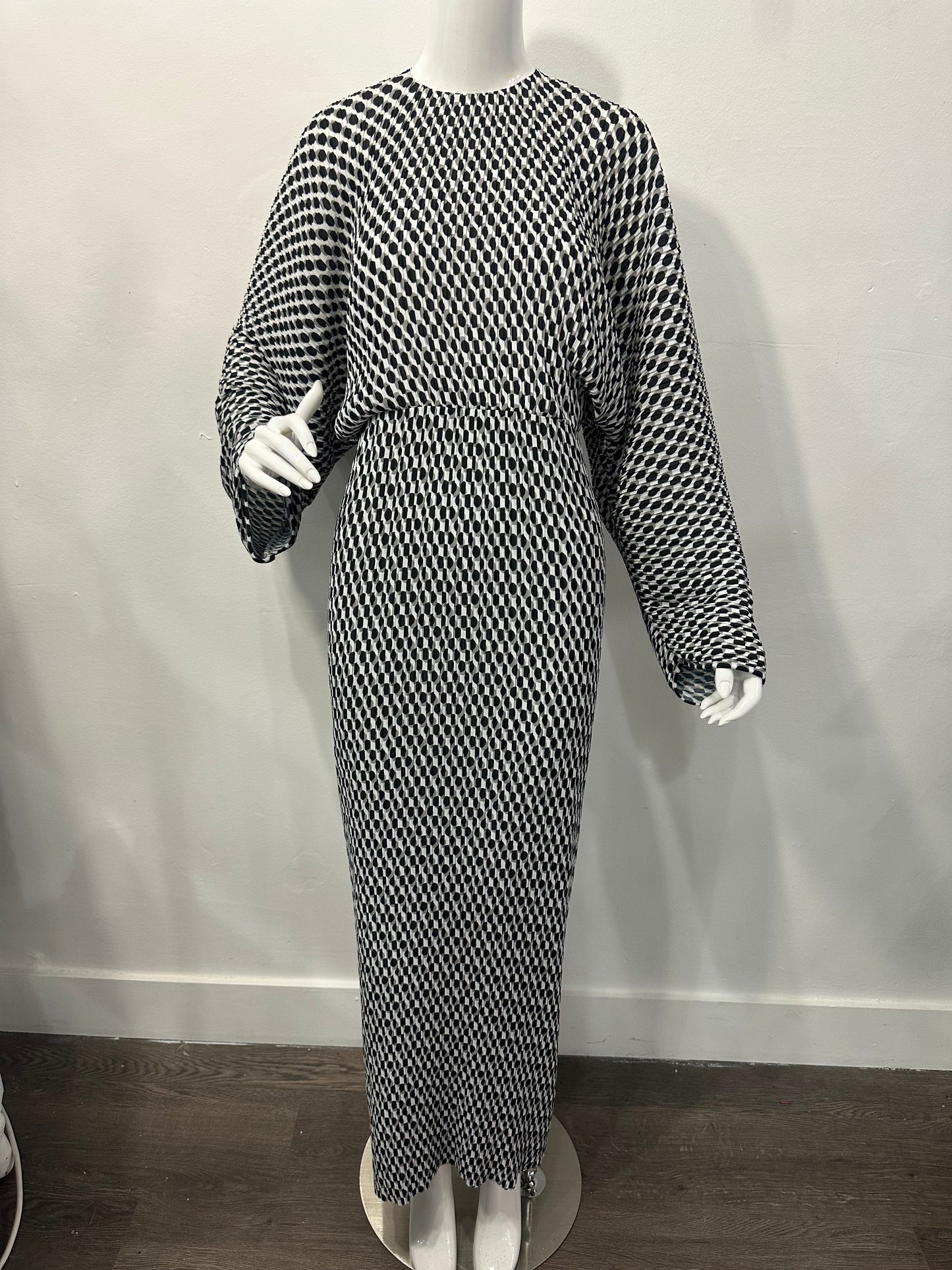 Solace London Mirabelle Geometric Long Sleeves Maxi Dress Black White Size 2