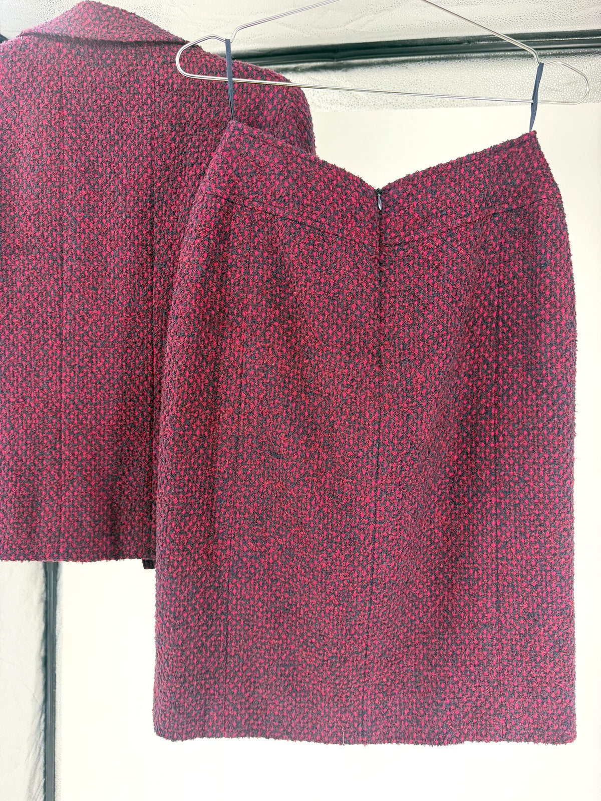 Chanel Boutique Magenta Navy Tweed Skirt Suit FR38