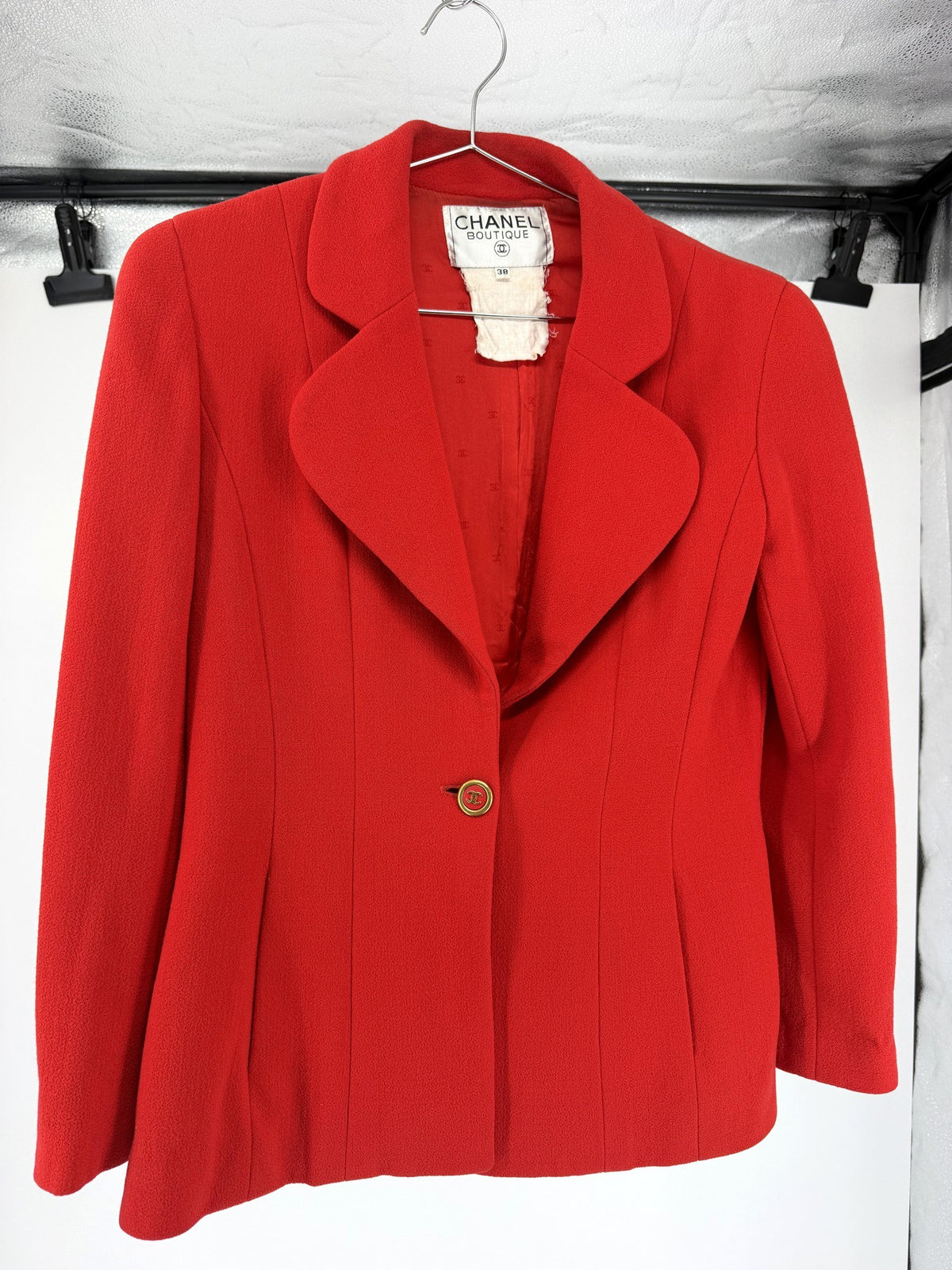 Chanel Boutique Red Wool Blazer Gold CC Buttons FR38