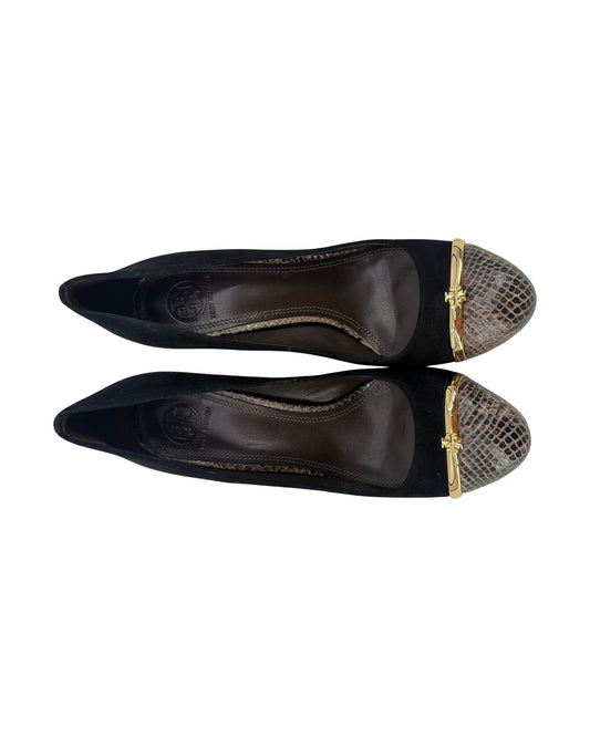 Tory Burch Pacey Black Suede Snake Embossed Cap Toe Pumps Gold Logo Heels Size 8.5