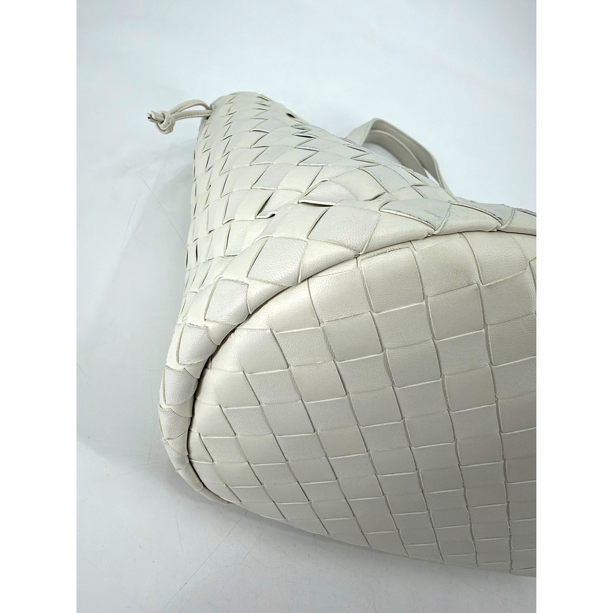 Bottega Veneta Intrecciato Small Bucket Bag White Leather Drawstring Strap
