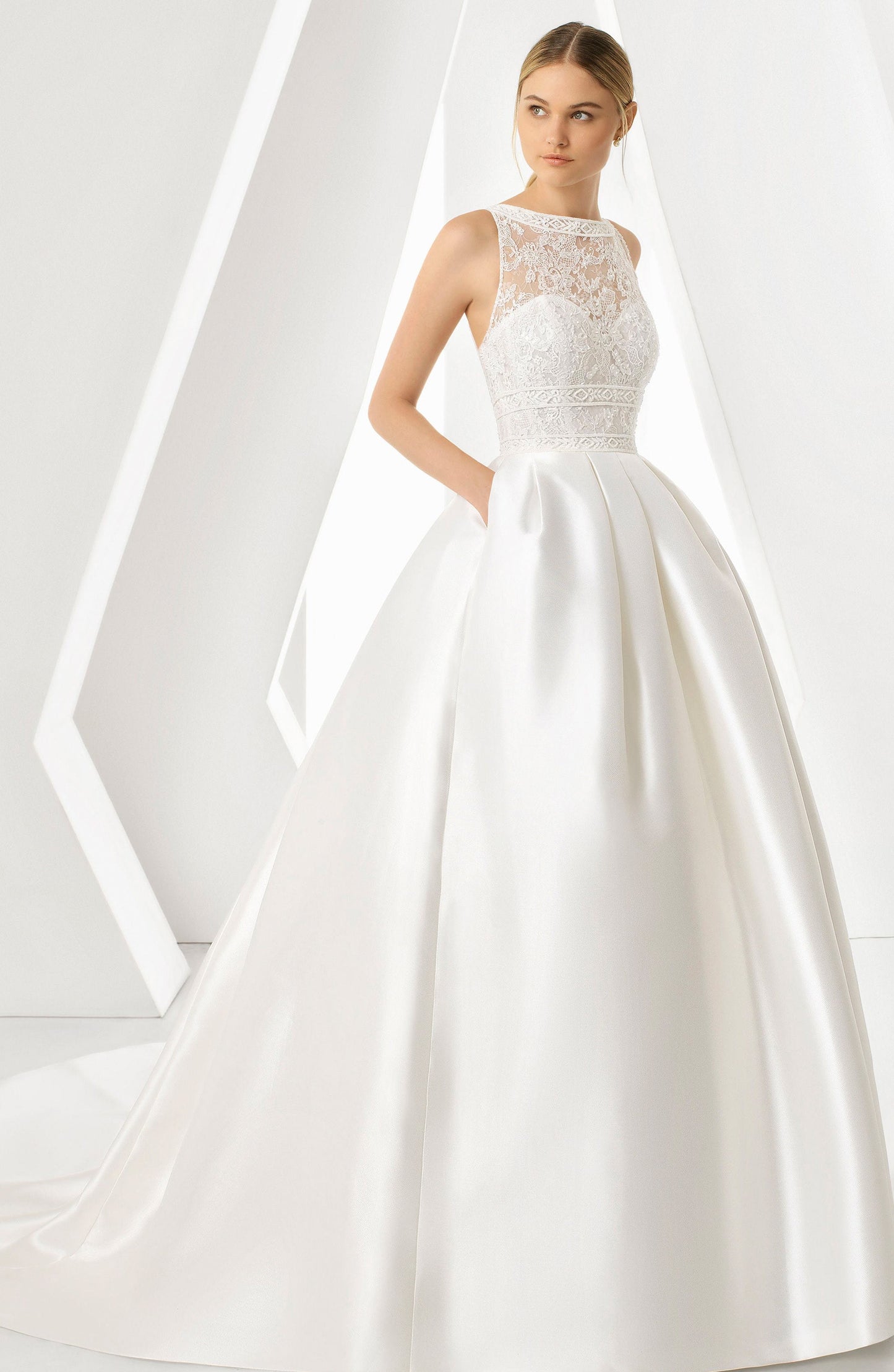 Rosa Clará Dream Lace Sleeveless Bodice Wedding Gown White