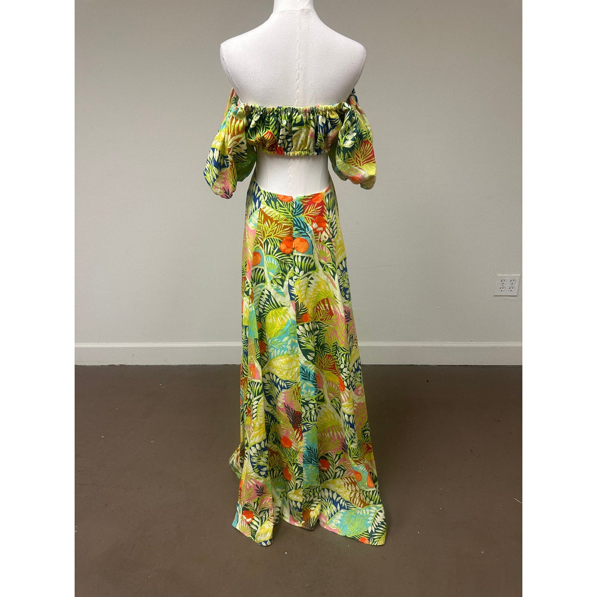 Staud Linen Plant Motif Puff Sleeve Cut-Out Coliseum Maxi Dress